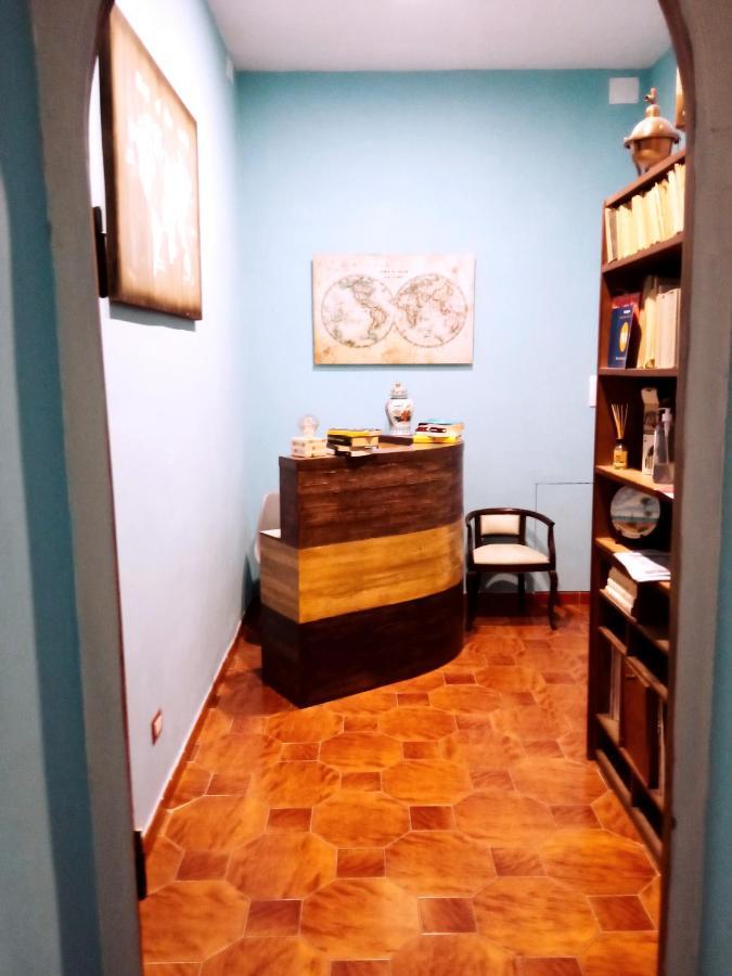 Non Ci Resta Che Napoli Acomodação com café da manhã Exterior foto