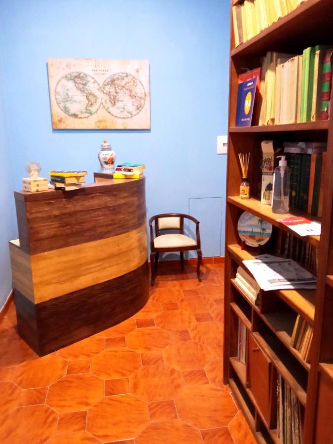 Non Ci Resta Che Napoli Acomodação com café da manhã Exterior foto