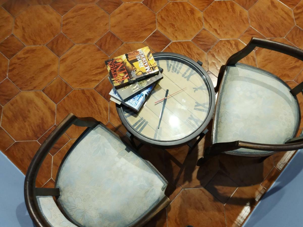 Non Ci Resta Che Napoli Acomodação com café da manhã Exterior foto