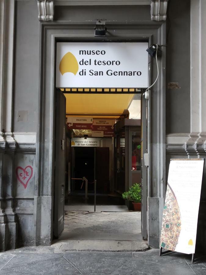 Non Ci Resta Che Napoli Acomodação com café da manhã Exterior foto